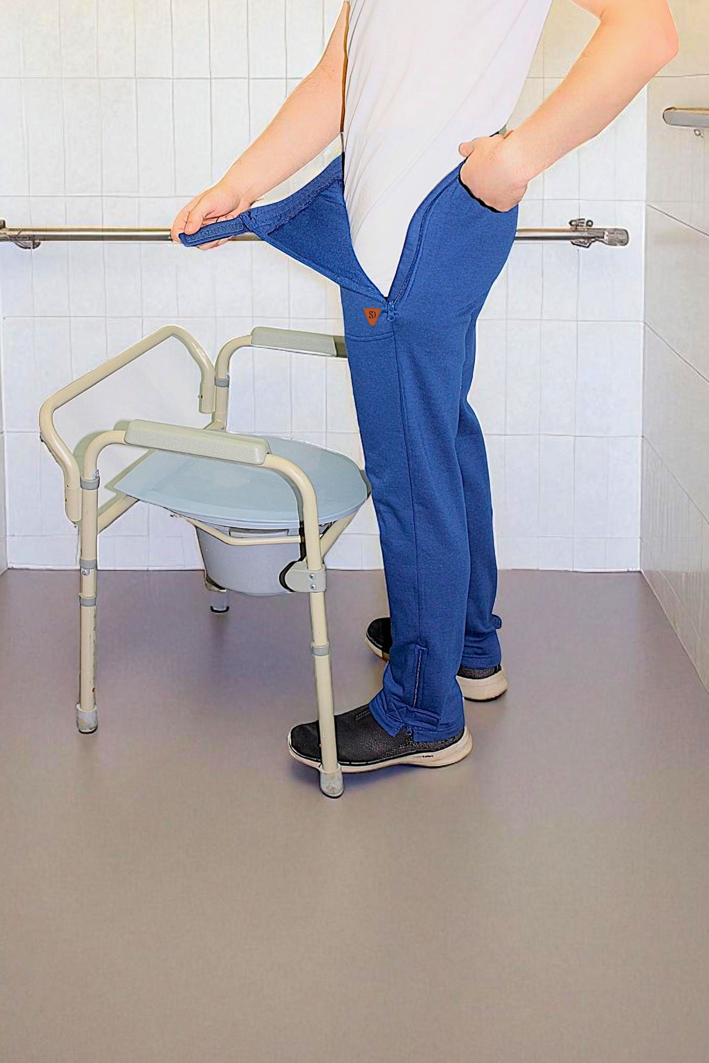 Adaptive Kids Sweatpants: Adjustable Elastic Waist, Zippered Sides for Easy Undressing