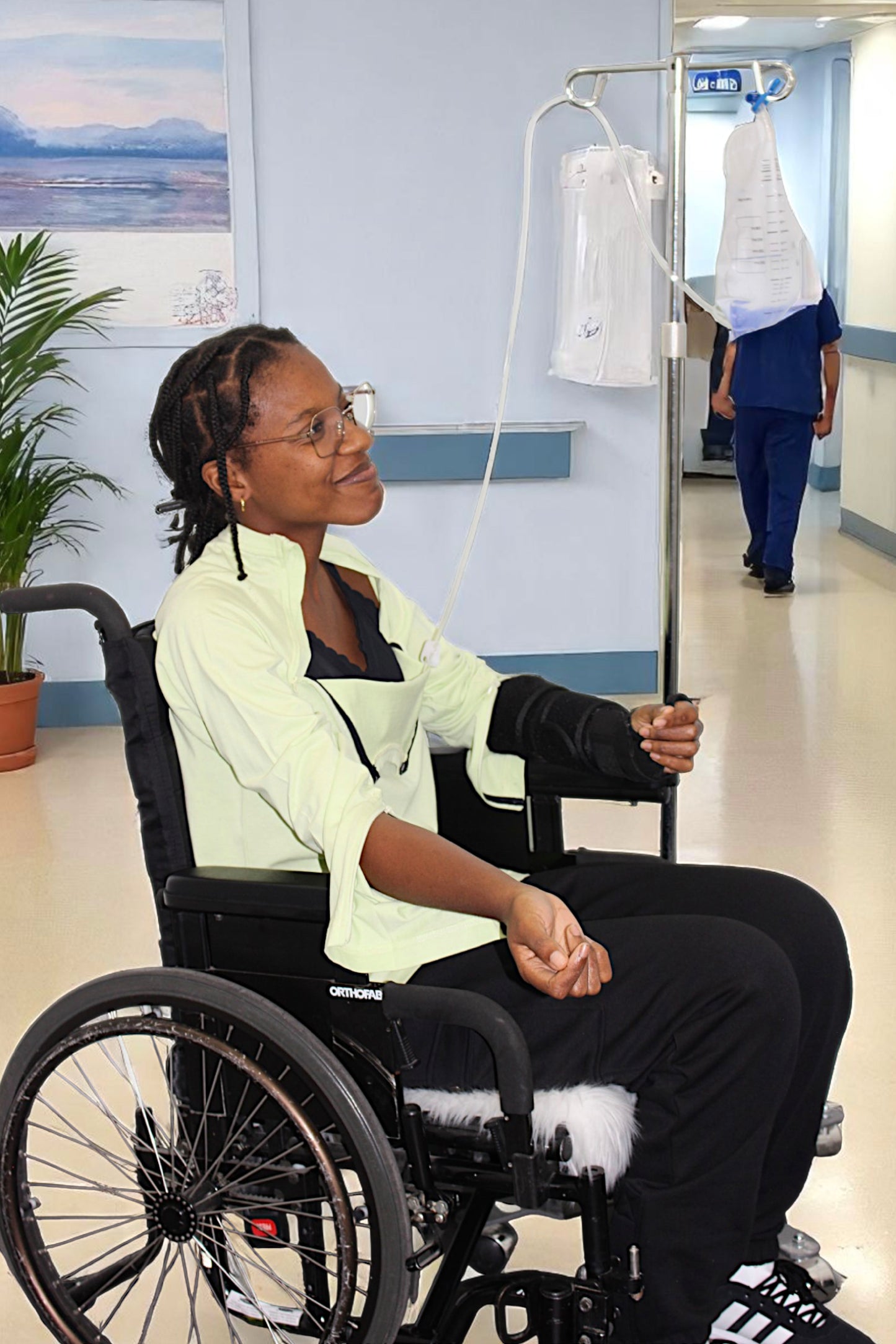 Women's Adaptive Medical Clothing: Comfort and Accessibility Top with Dual Zippers and Invisible Sleeves