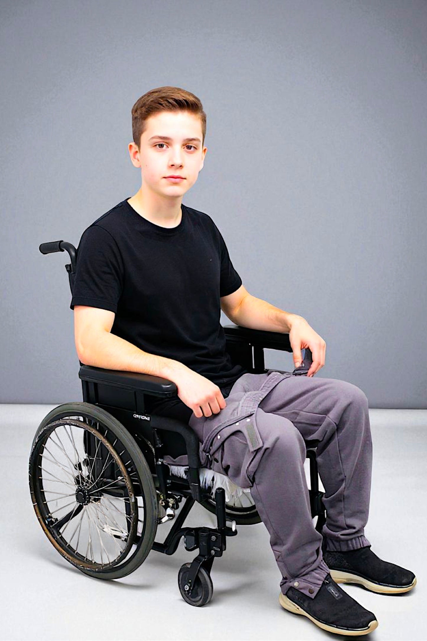 Adaptive Kids Cargo Joggers: Adjustable Elastic Waist & Side Zipper for Easy Undressing