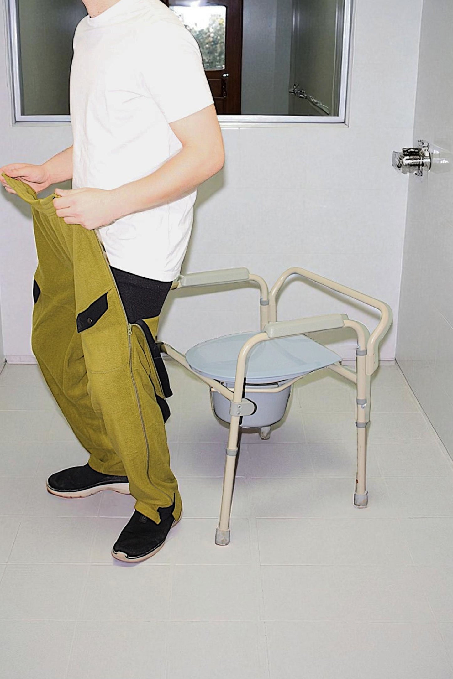 Adaptive Kids Polar Pants: Adjustable Waist, Full Side Zipper for Easy Undressing