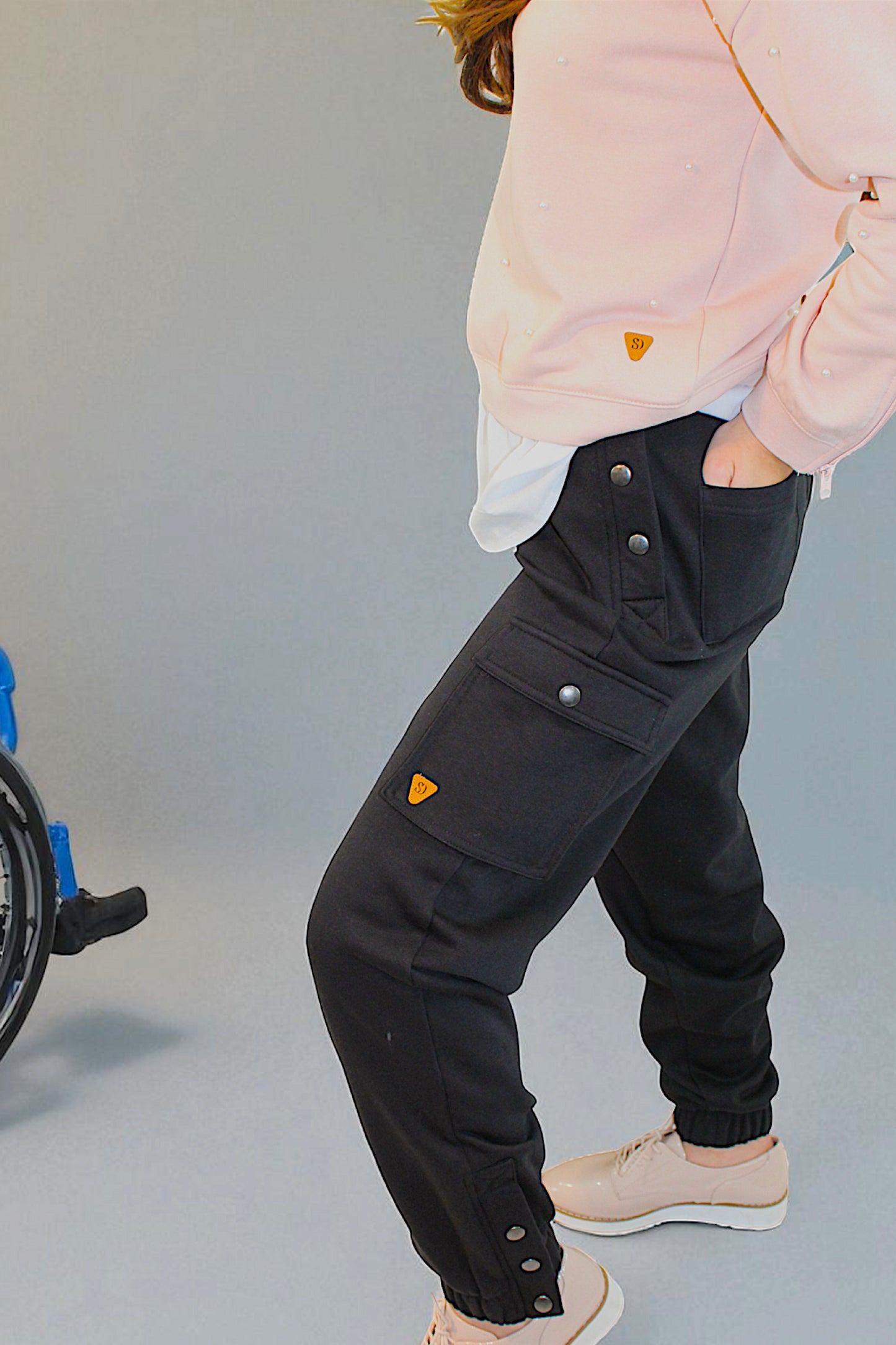 Adaptive Kids Cargo Joggers Pants: Elastic Waist, And Easy-Undressing Side Zipper