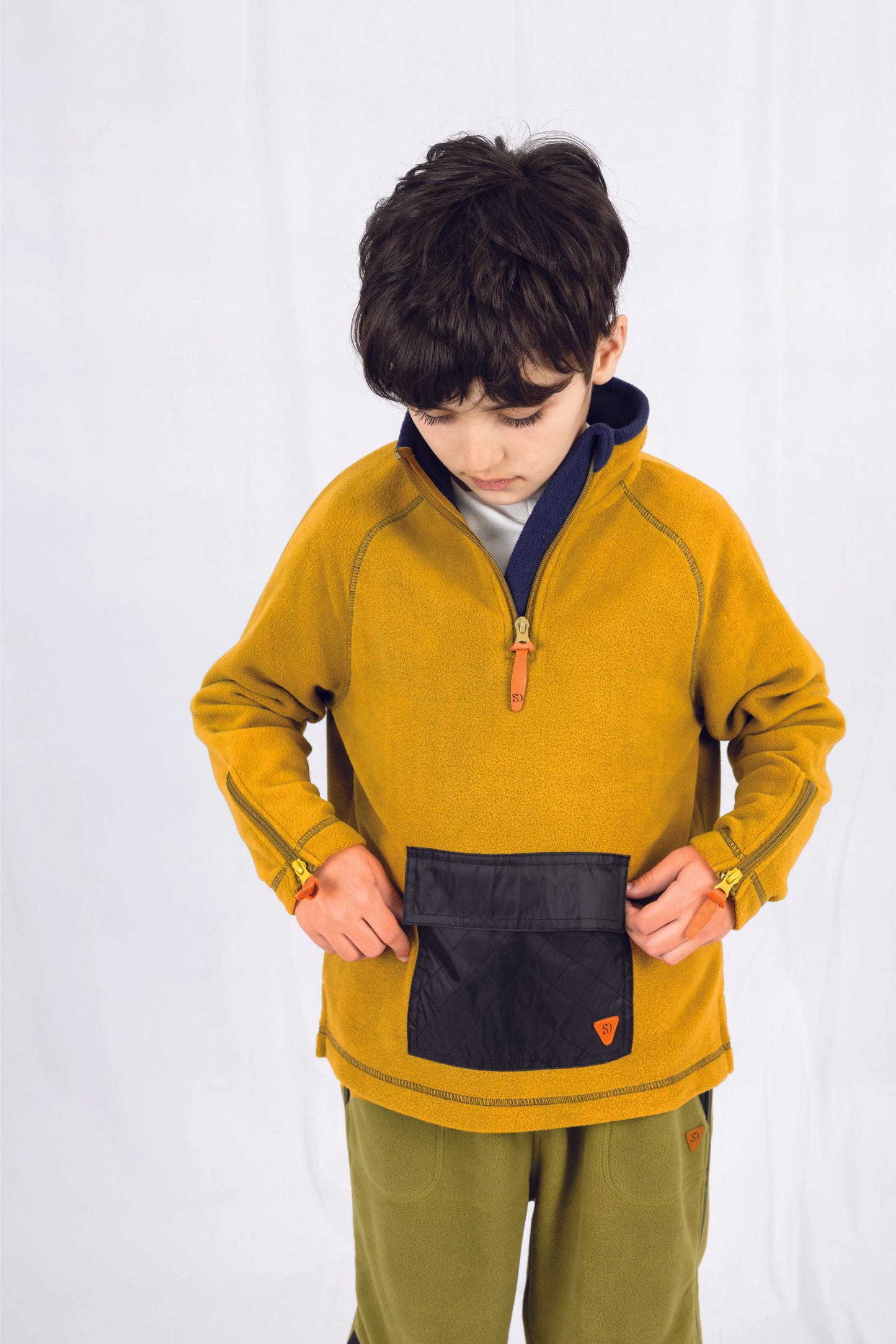 Adaptive Kids Pullover: Front Zipper, Cargo Pocket, Easy-Undressing Sleeves