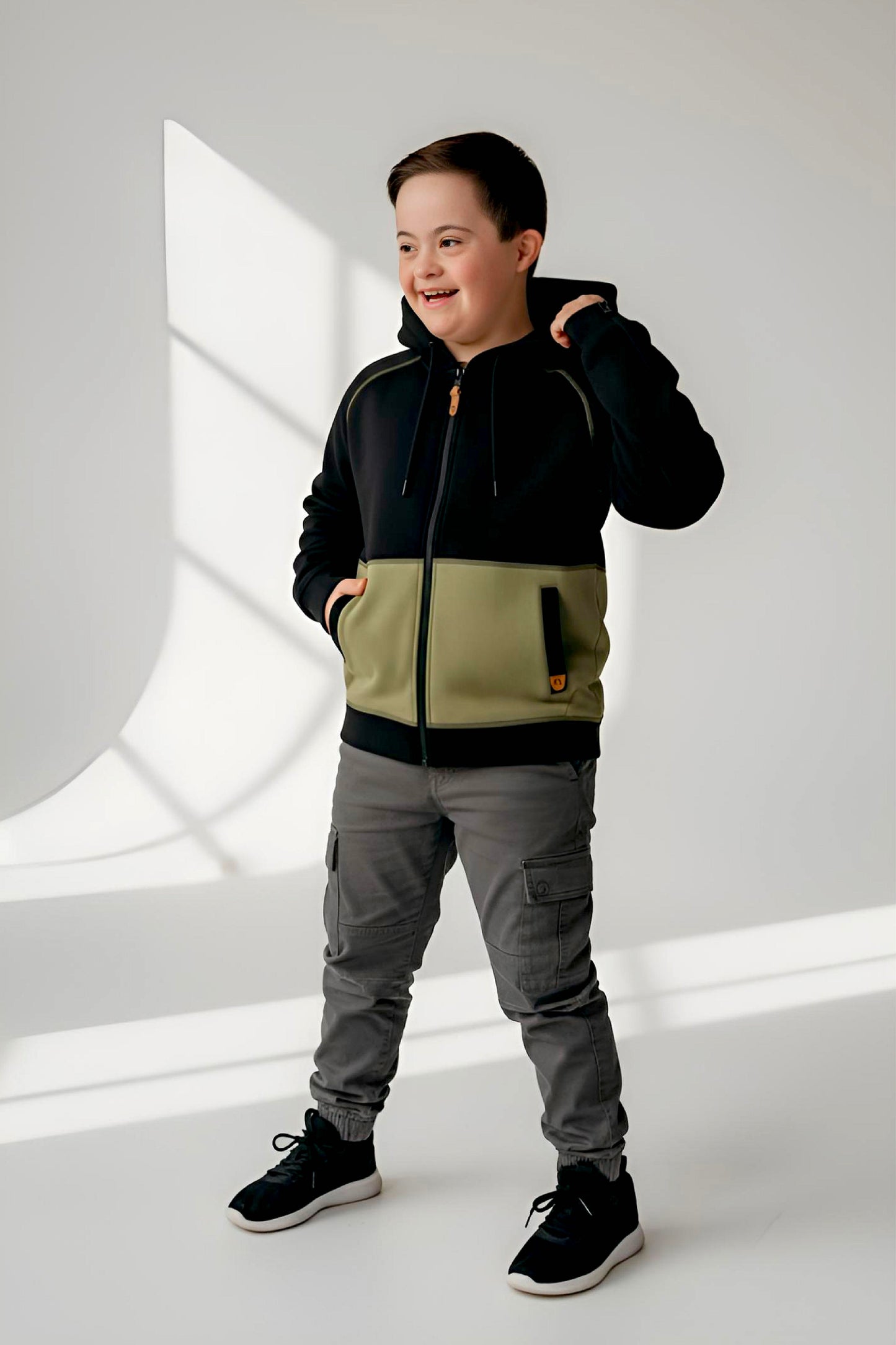 Adaptive Kids Hoodie with Magnetic Zipper & Easy-Undress Sleeves