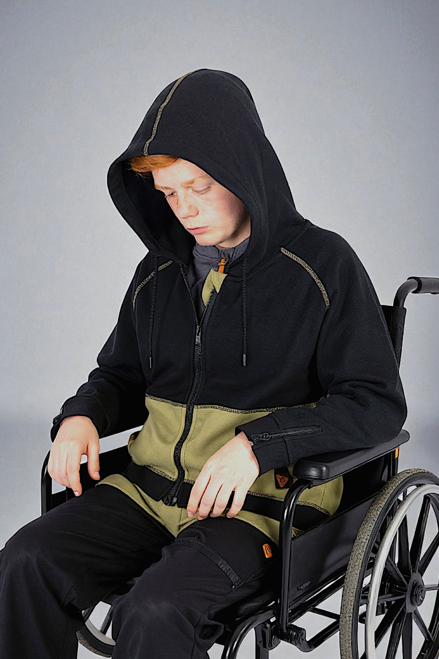 Adaptive Kids Hoodie with Magnetic Zipper & Easy-Undress Sleeves