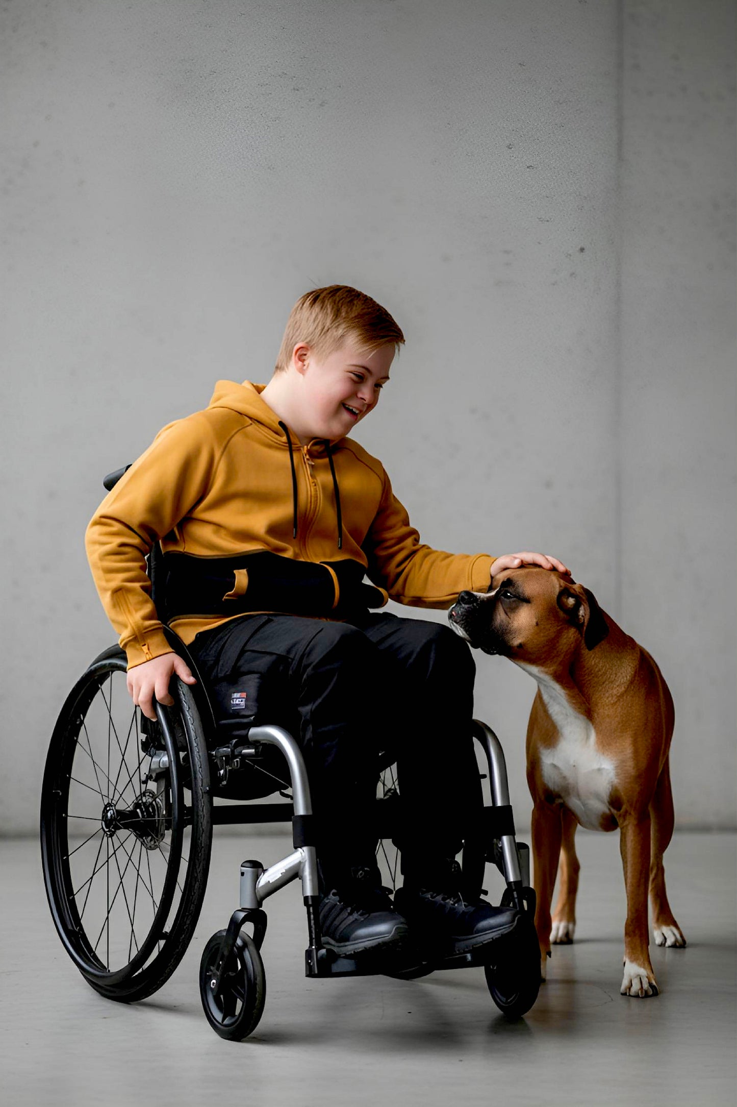 Adaptive Kids Hoodie with Magnetic Zipper & Easy-Undress Sleeves