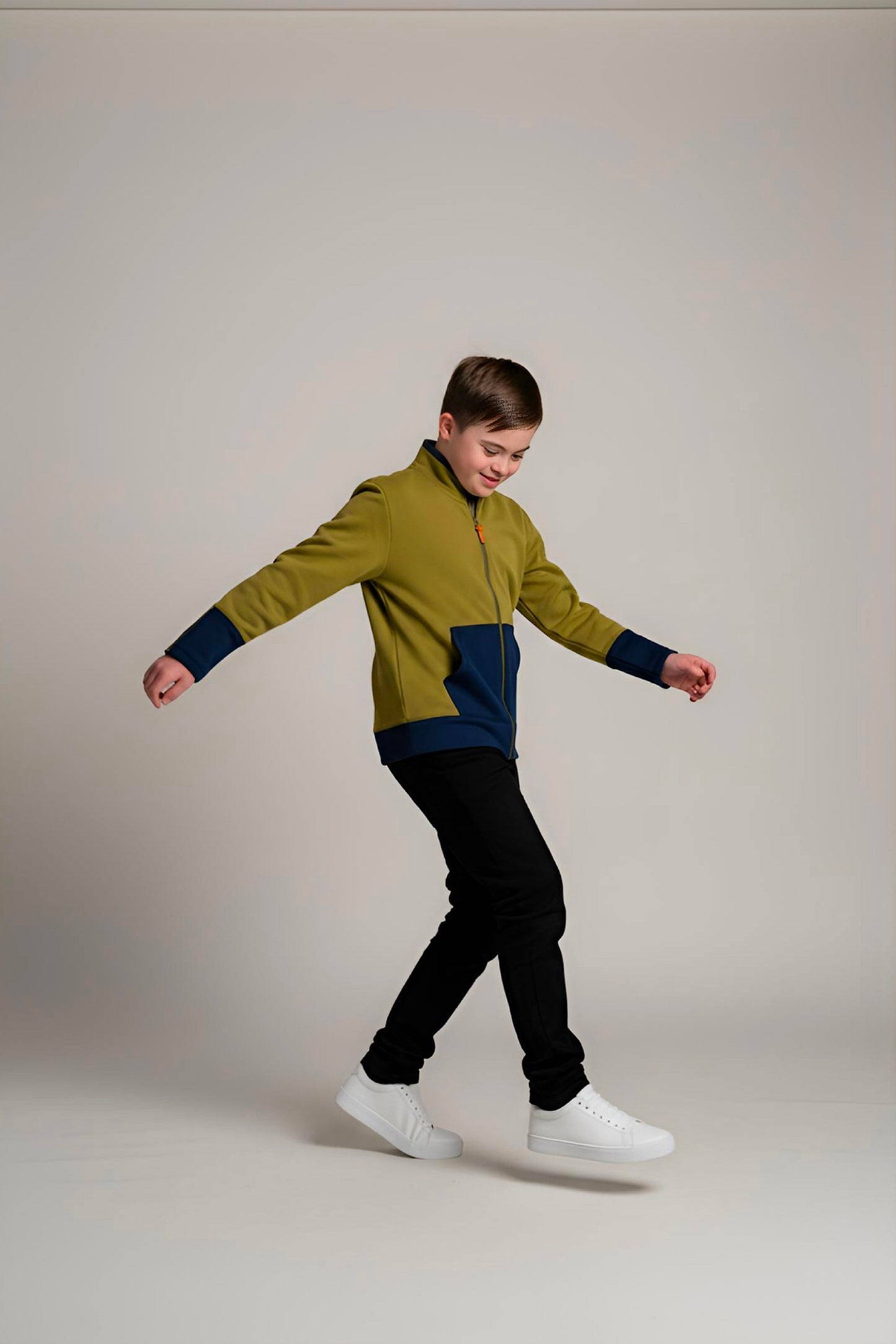 Adaptive Kids Jacket: Front Full Zipper, Cargo Pocket, Easy-Undressing Sleeves