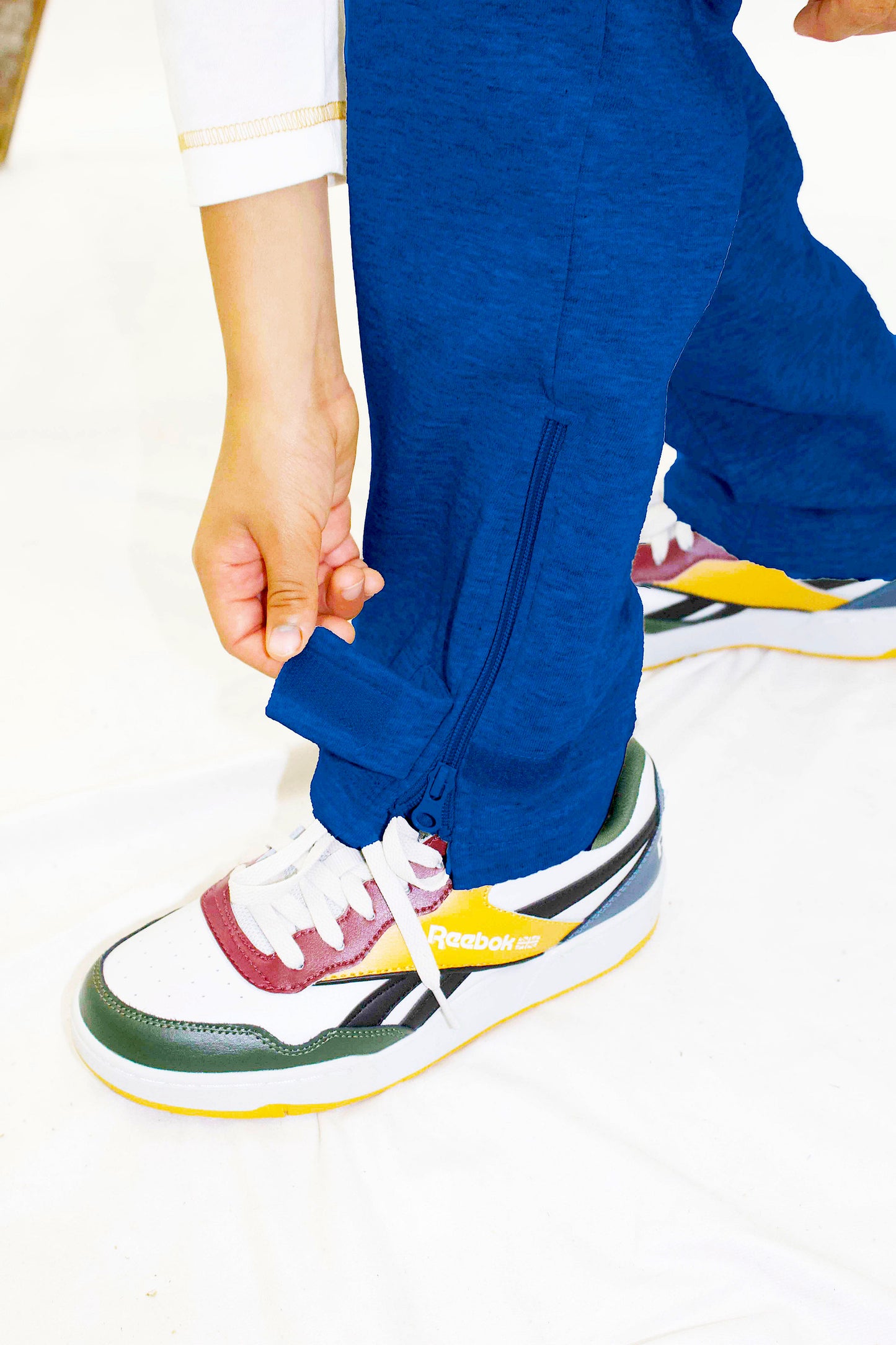 Adaptive Kids Sweatpants: Adjustable Elastic Waist, Zippered Sides for Easy Undressing