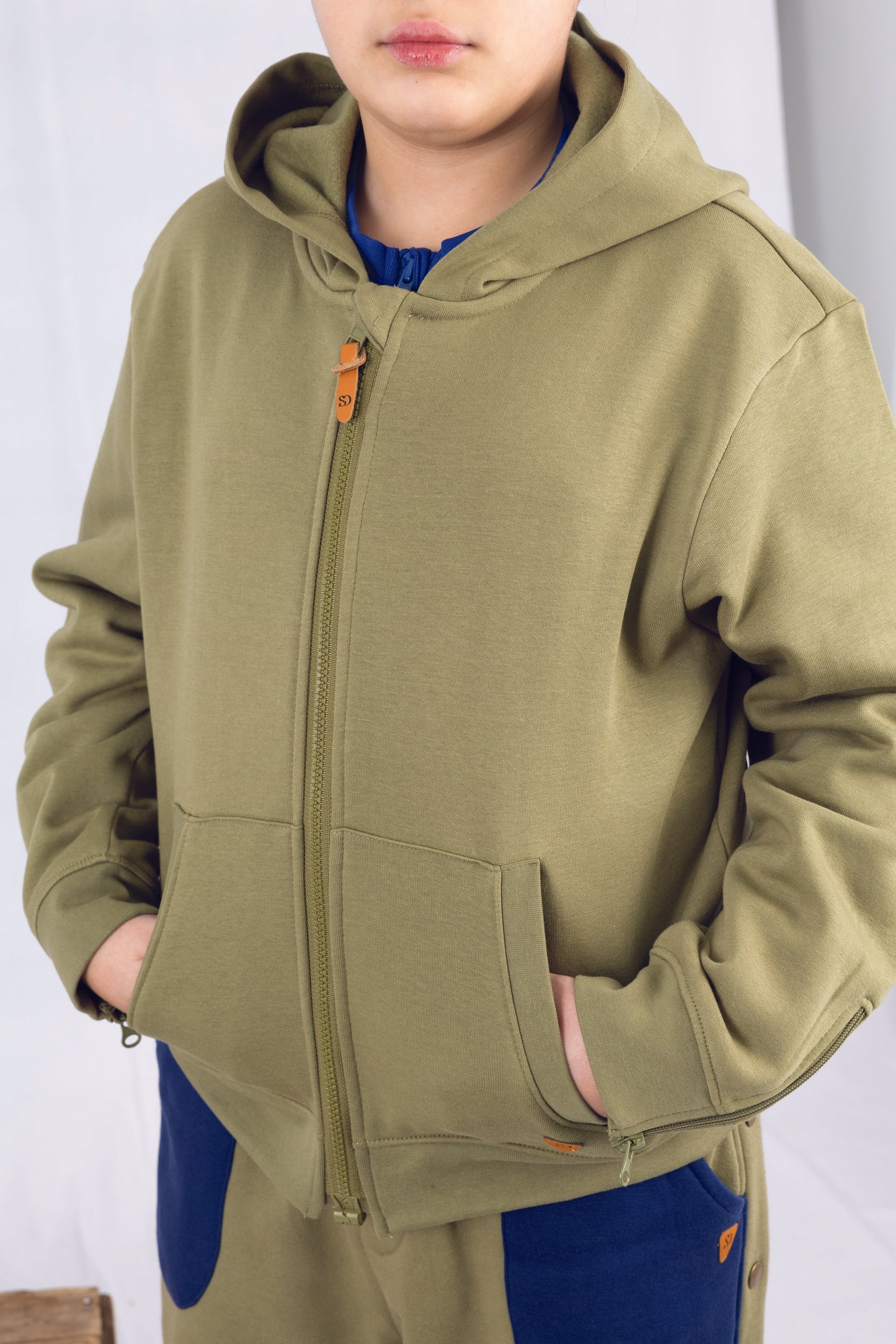 Adaptive Kids Hoodie: Front Magnetic Zipper and Easy-Undressing Sleeves