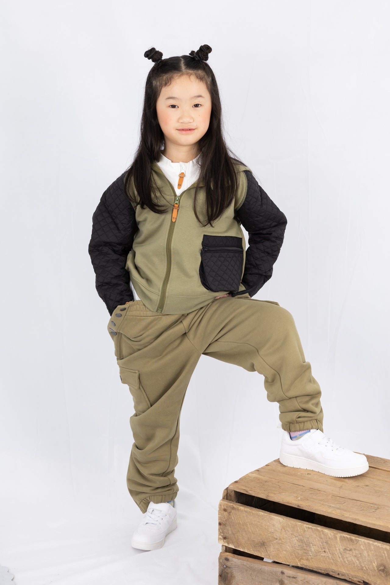 Adaptive Kids Cargo Joggers: Elastic Waist, And Easy-Undressing Side Zipper