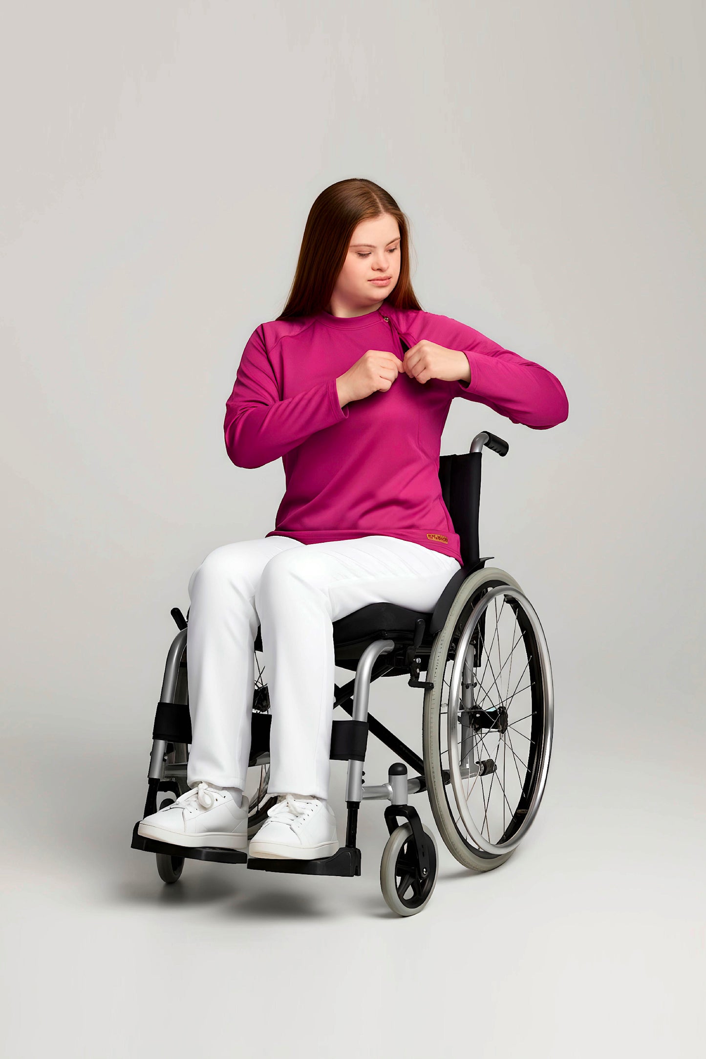 Women's Adaptive Medical Clothing: Comfort and Accessibility Top with Dual Zippers and Invisible Sleeves