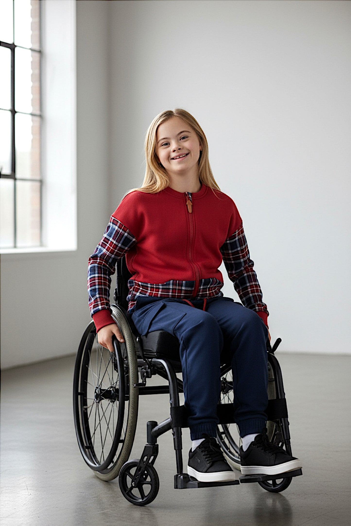 Adaptive Kids Sweatshirt: Magnetic Zipper, Easy-Undressing Sleeves