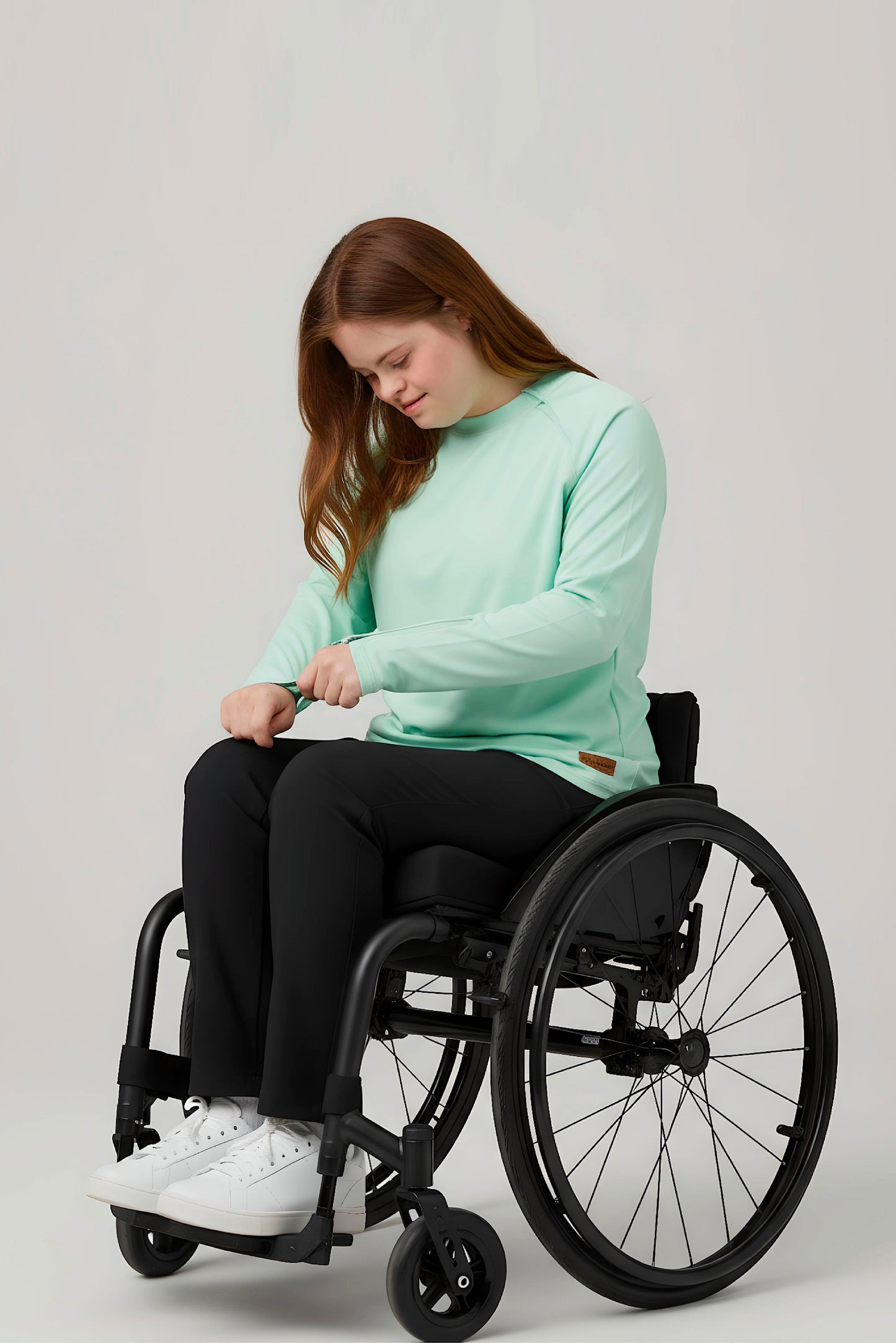 Women's Adaptive Medical Clothing: Comfort and Accessibility Top with Dual Zippers and Invisible Sleeves