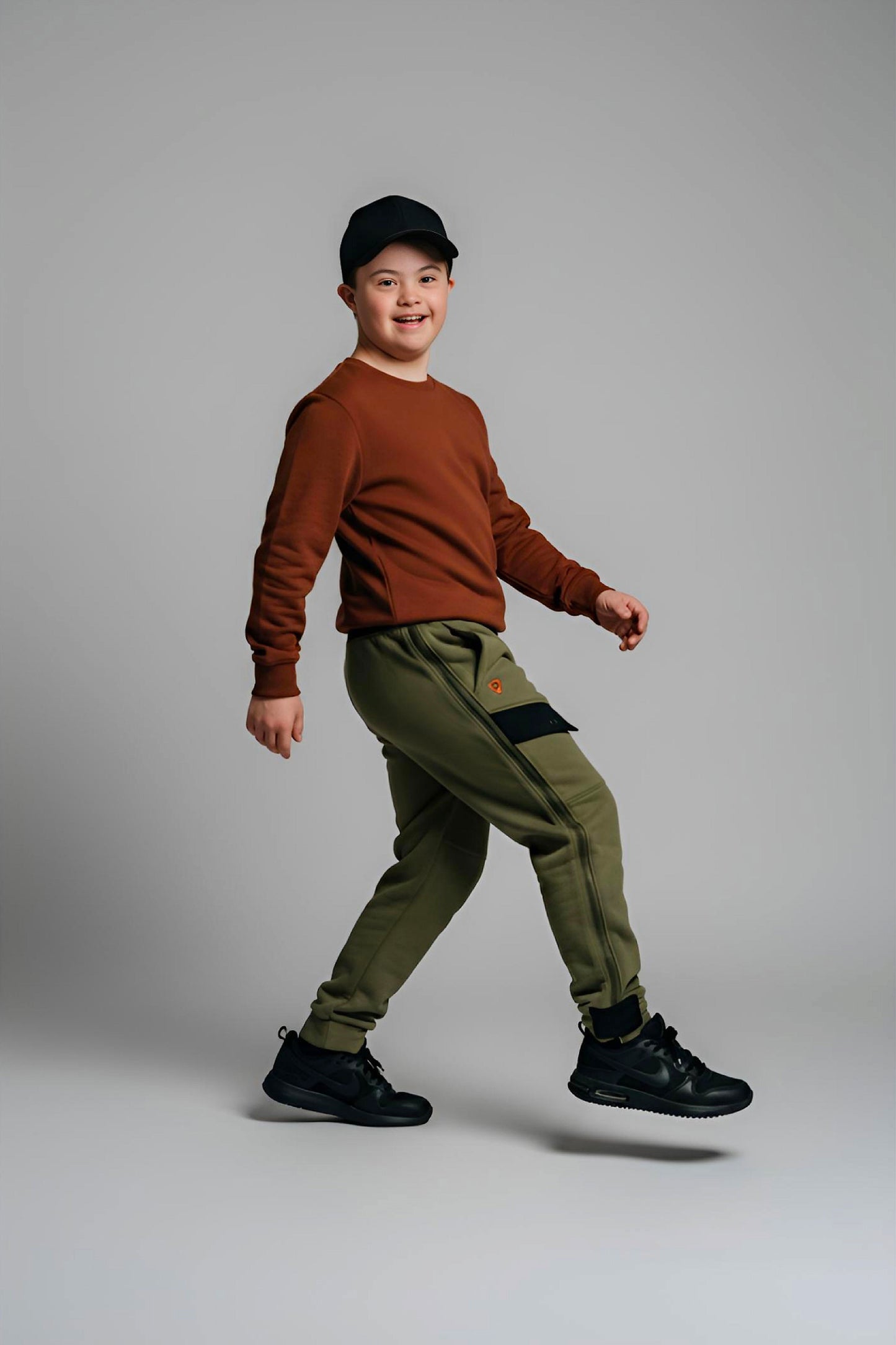 Adaptive Kids Polar Pants: Adjustable Waist, Full Side Zipper for Easy Undressing