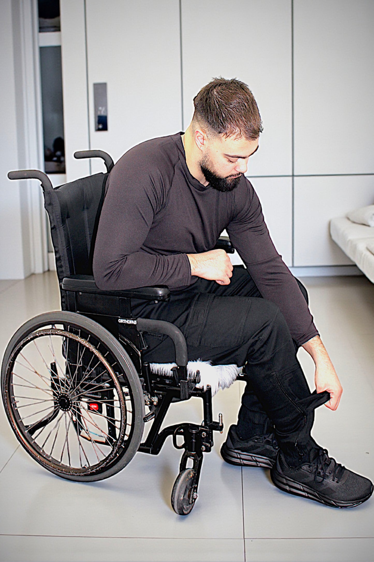 Men's Adaptive Clothing Woven Jogger Pants, Full Waistband Ribbed with Elastic and a Strip, Easy Zipper, Both at the Top and Bottom