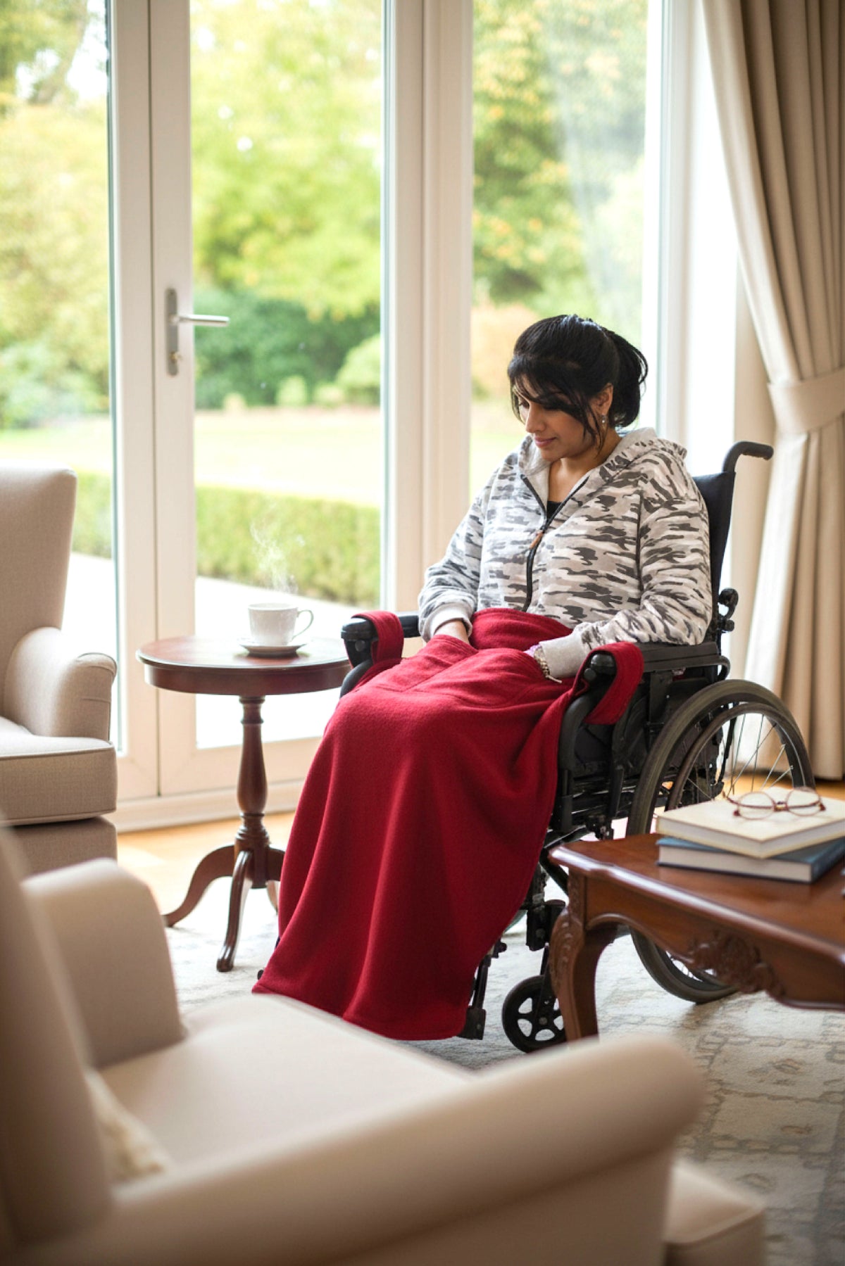 Wheelchair Blanket Cover for Men & Women - Cozy Lap Robe with Reversible Design and Double Pockets
