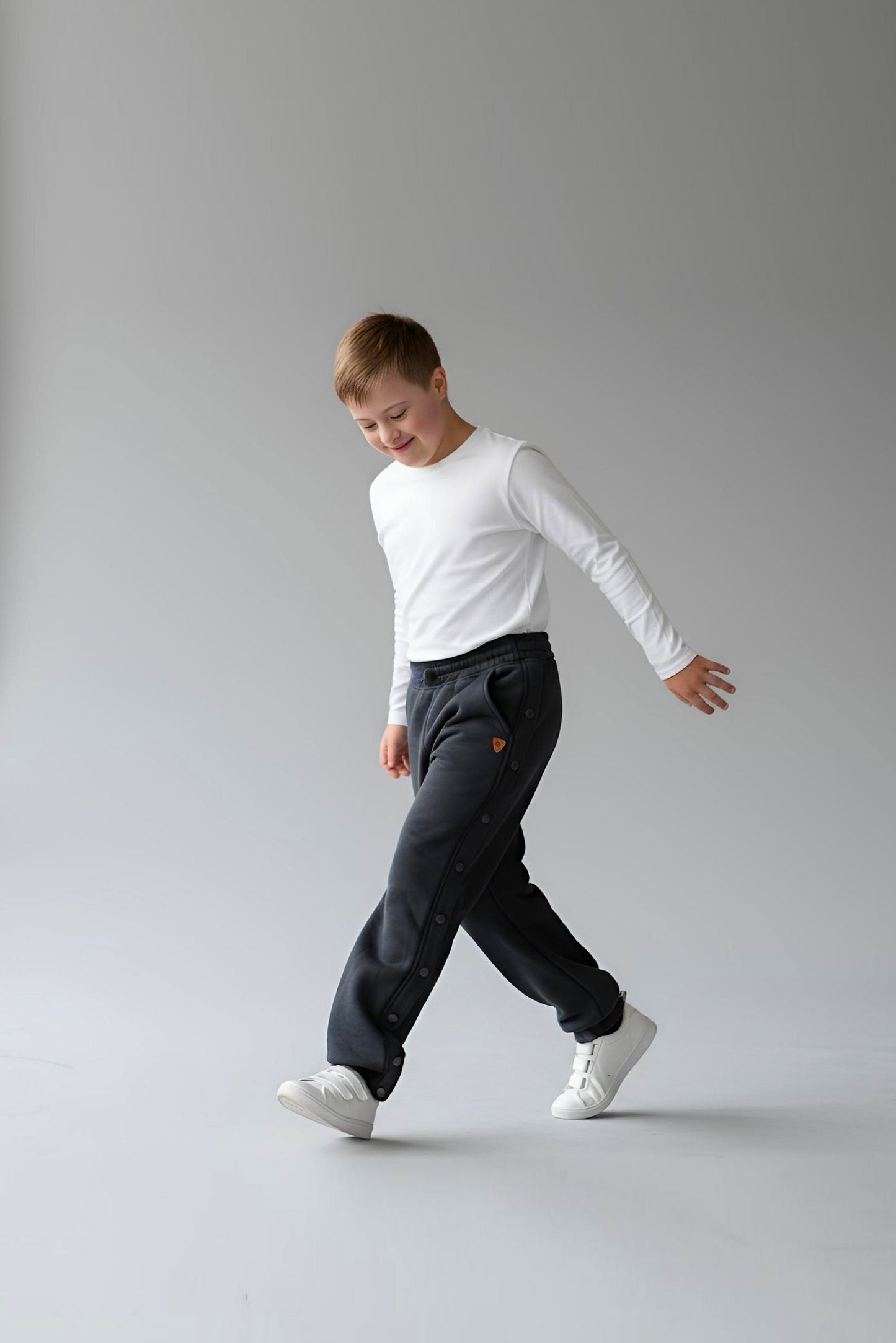 Adaptive Kids Jogger Sweatpants, Adjustable Elastic waist, Full Side Zipper for Easy Undressing