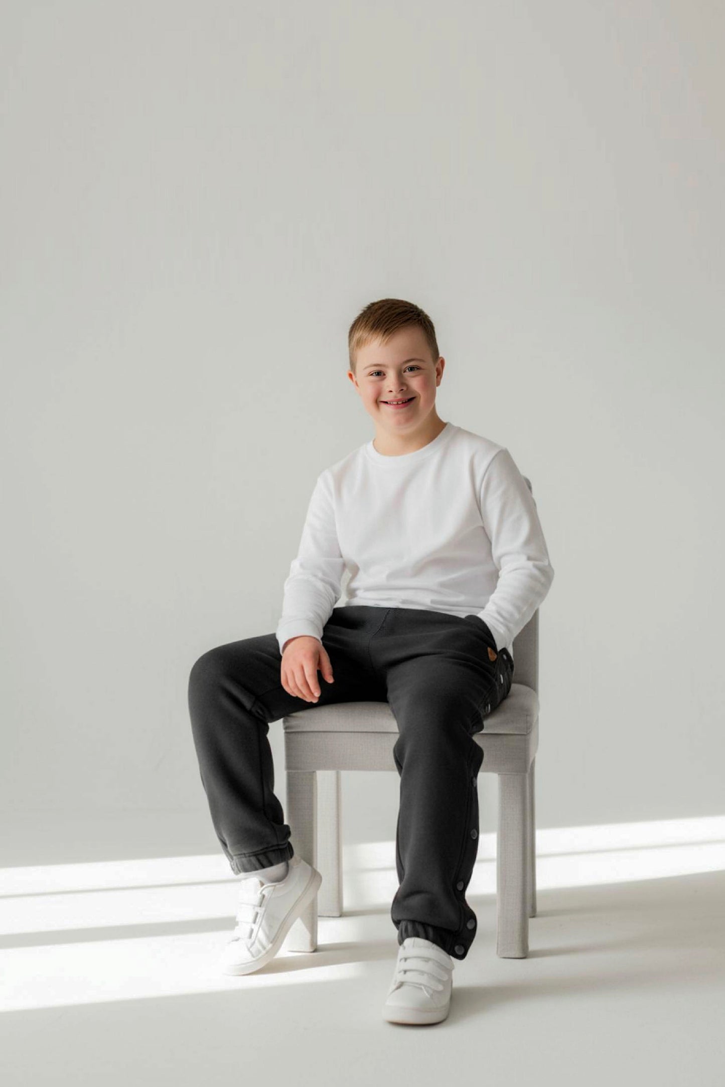 Adaptive Kids Jogger Sweatpants, Adjustable Elastic waist, Full Side Zipper for Easy Undressing