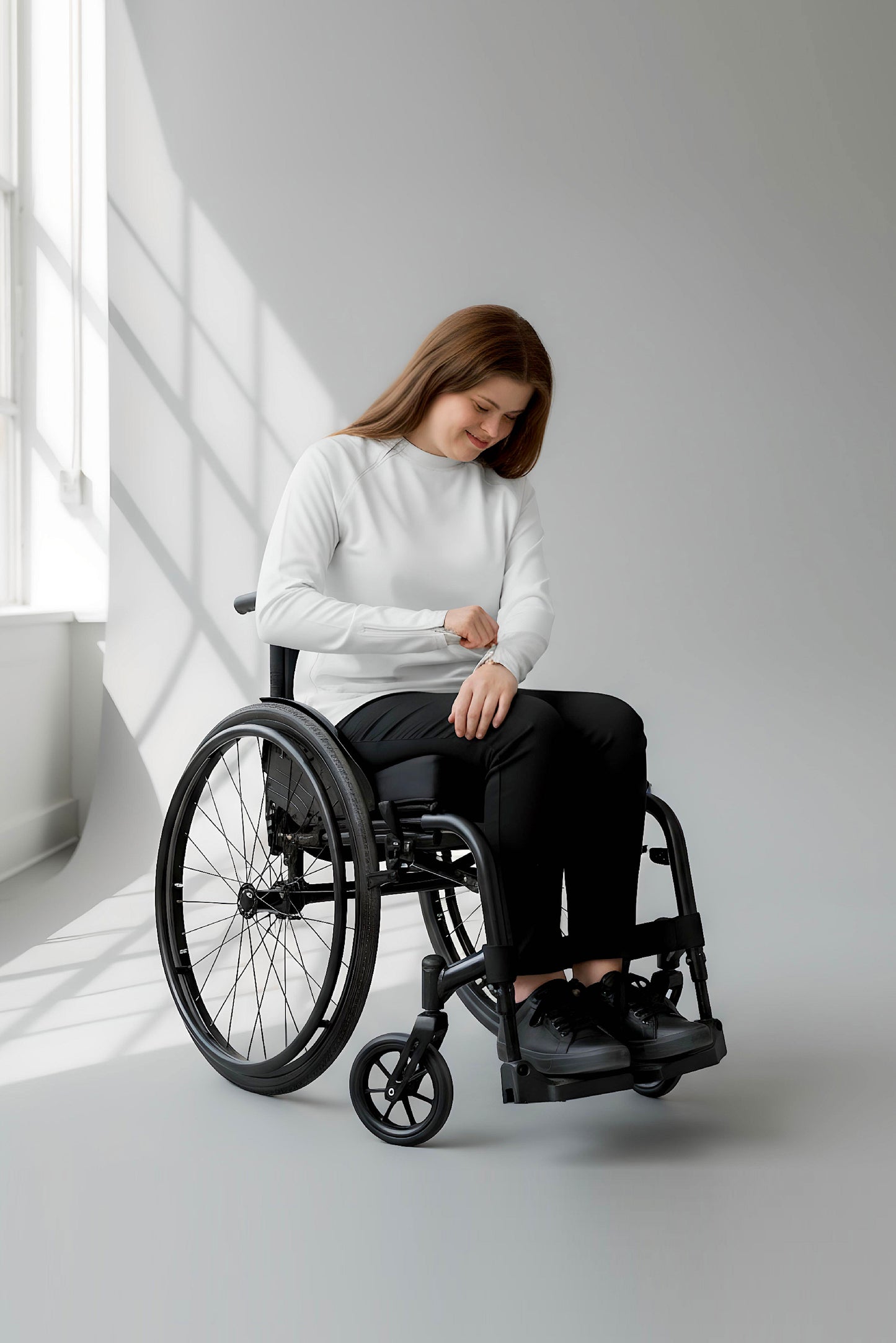 Women's Adaptive Medical Clothing: Comfort and Accessibility Top with Dual Zippers and Invisible Sleeves