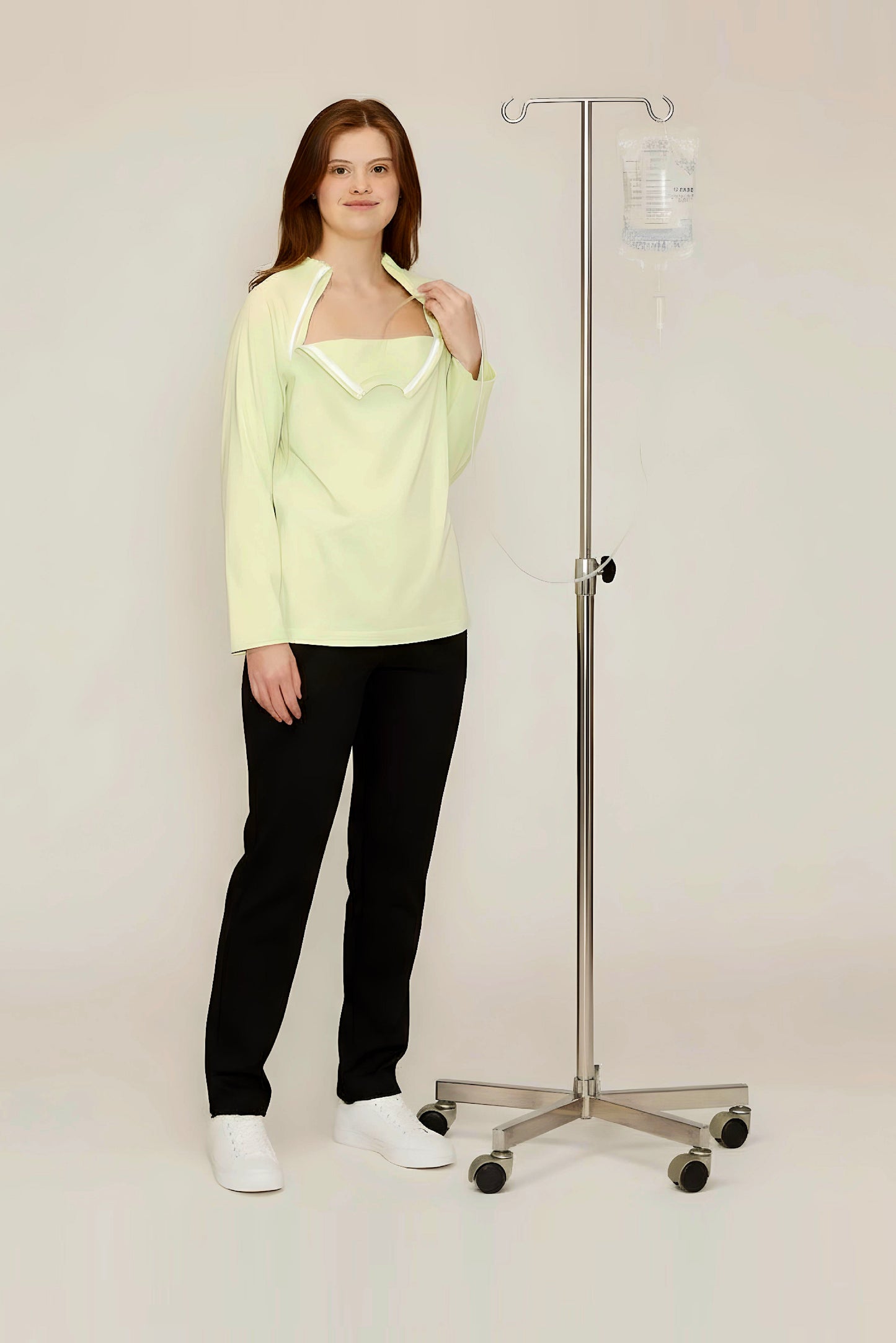 Women's Adaptive Medical Clothing: Comfort and Accessibility Top with Dual Zippers and Invisible Sleeves