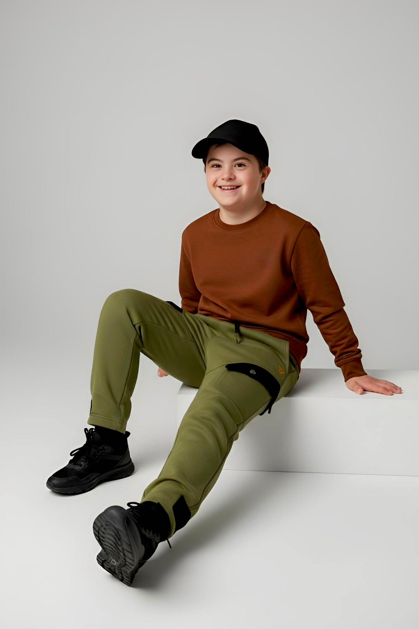 Adaptive Kids Polar Pants: Adjustable Waist, Full Side Zipper for Easy Undressing