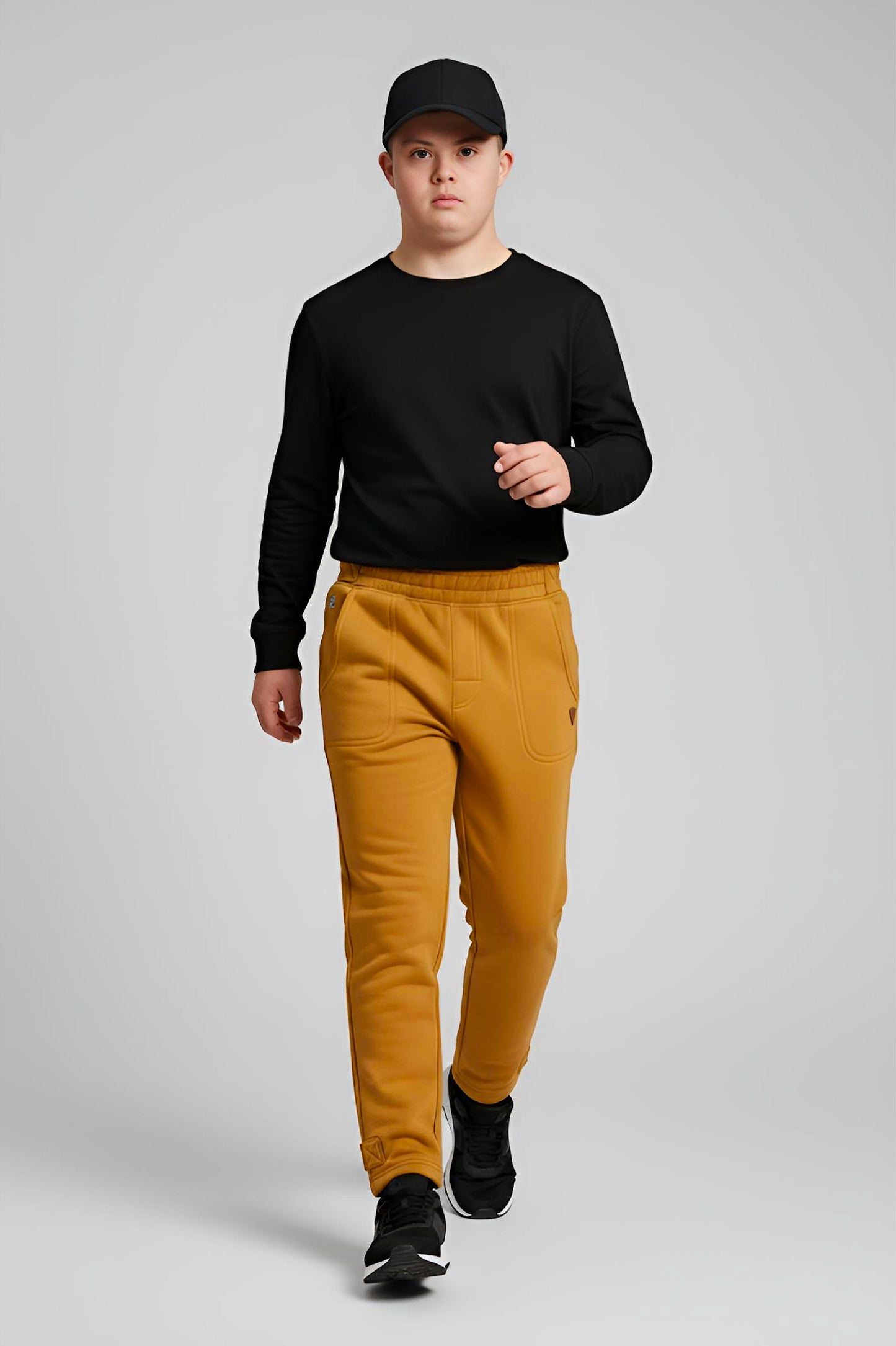 Adaptive Kids Sweatpants: Adjustable Elastic Waist, Zippered Sides for Easy Undressing