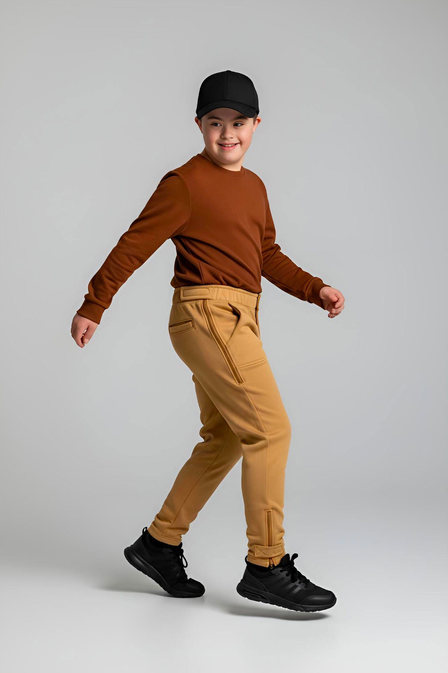 Adaptive Kids Sweatpants: Adjustable Elastic Waist, Zippered Sides for Easy Undressing