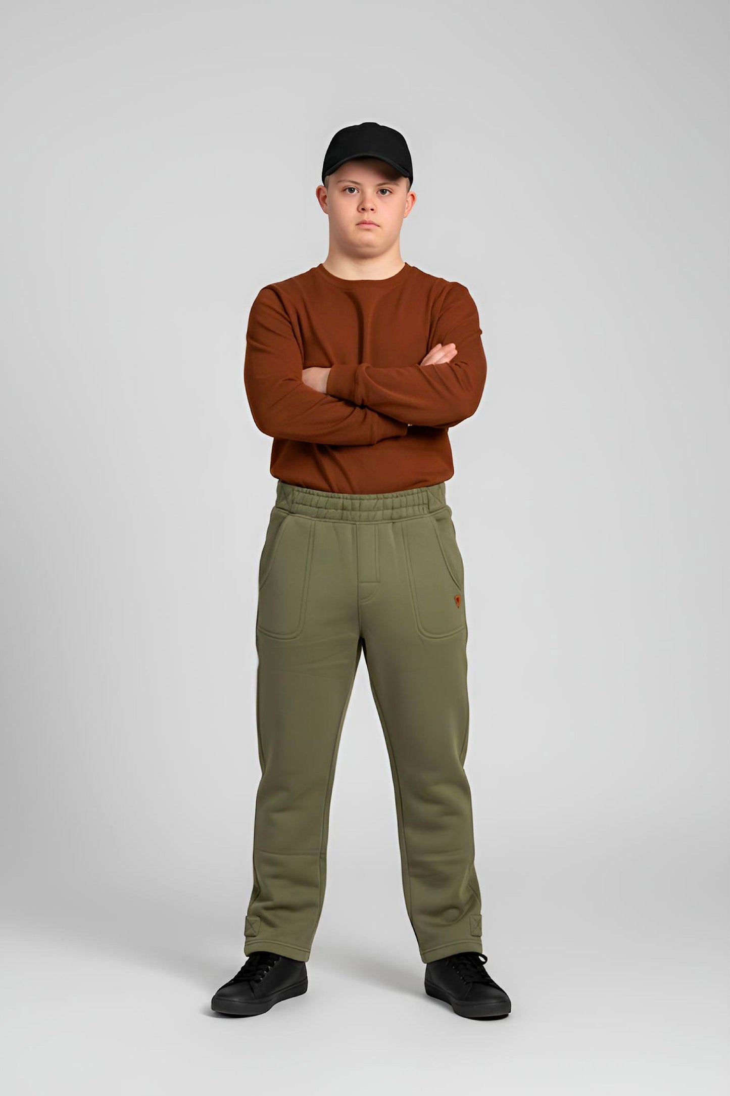 Adaptive Kids Sweatpants: Adjustable Elastic Waist, Zippered Sides for Easy Undressing
