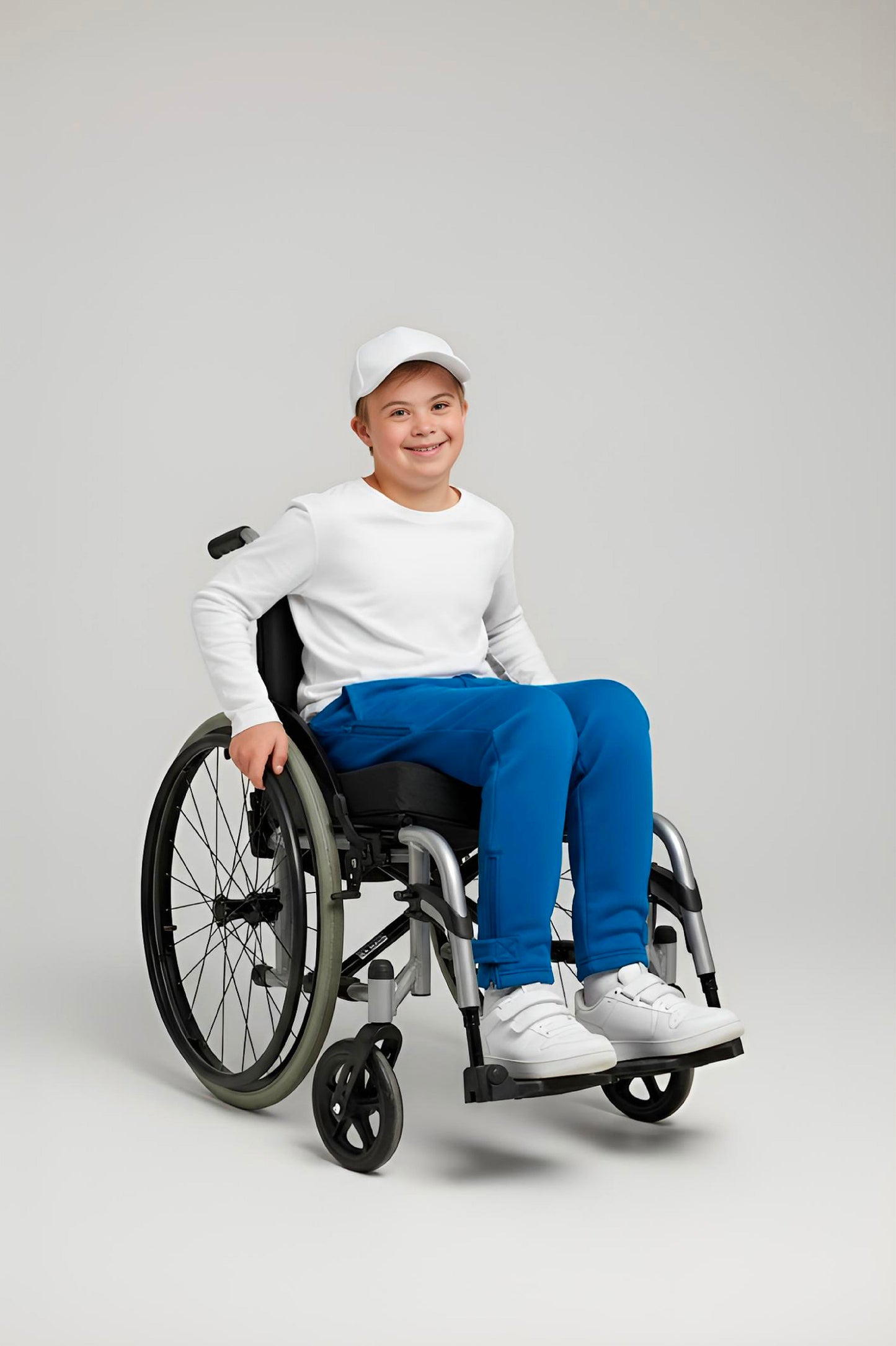 Adaptive Kids Sweatpants: Adjustable Elastic Waist, Zippered Sides for Easy Undressing