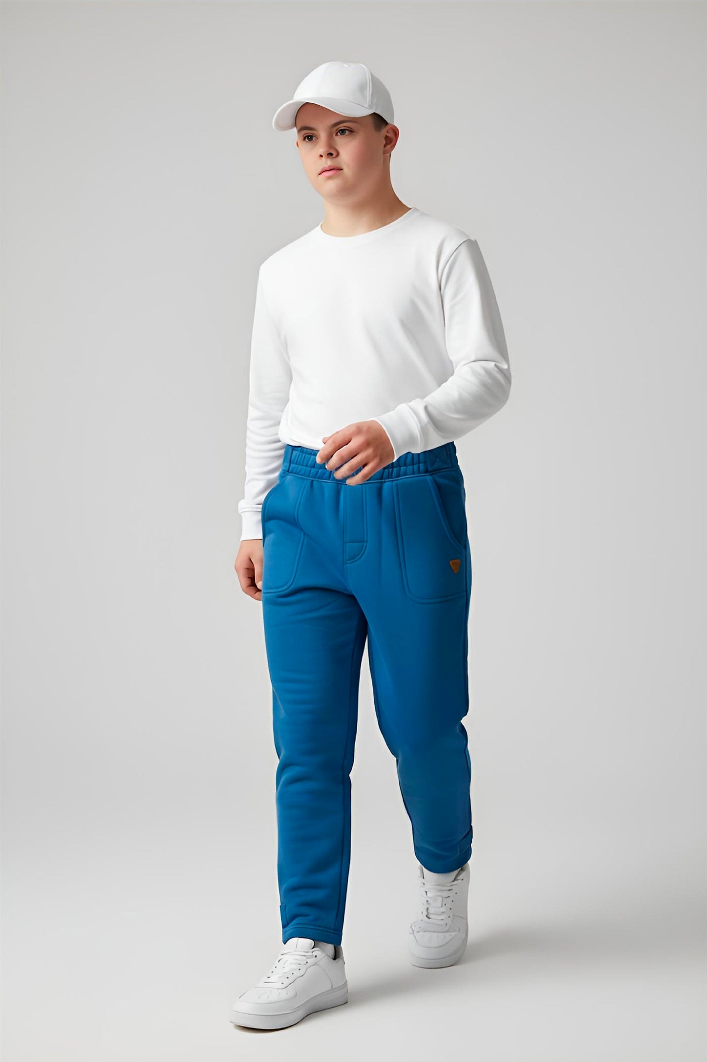 Adaptive Kids Sweatpants: Adjustable Elastic Waist, Zippered Sides for Easy Undressing
