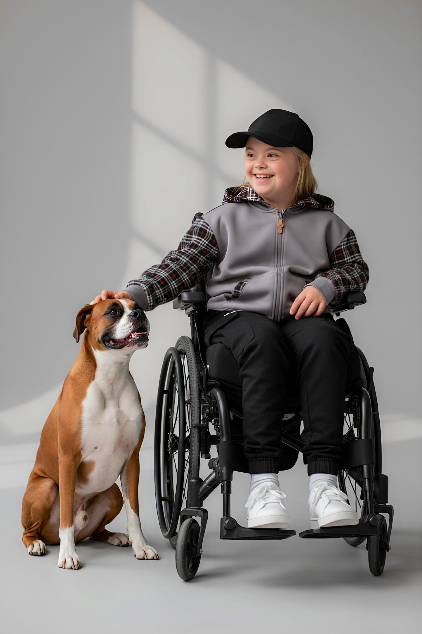 Adaptive Kids Hoodie with Cargo Pocket & Magnetic Zipper for Easy Undressing