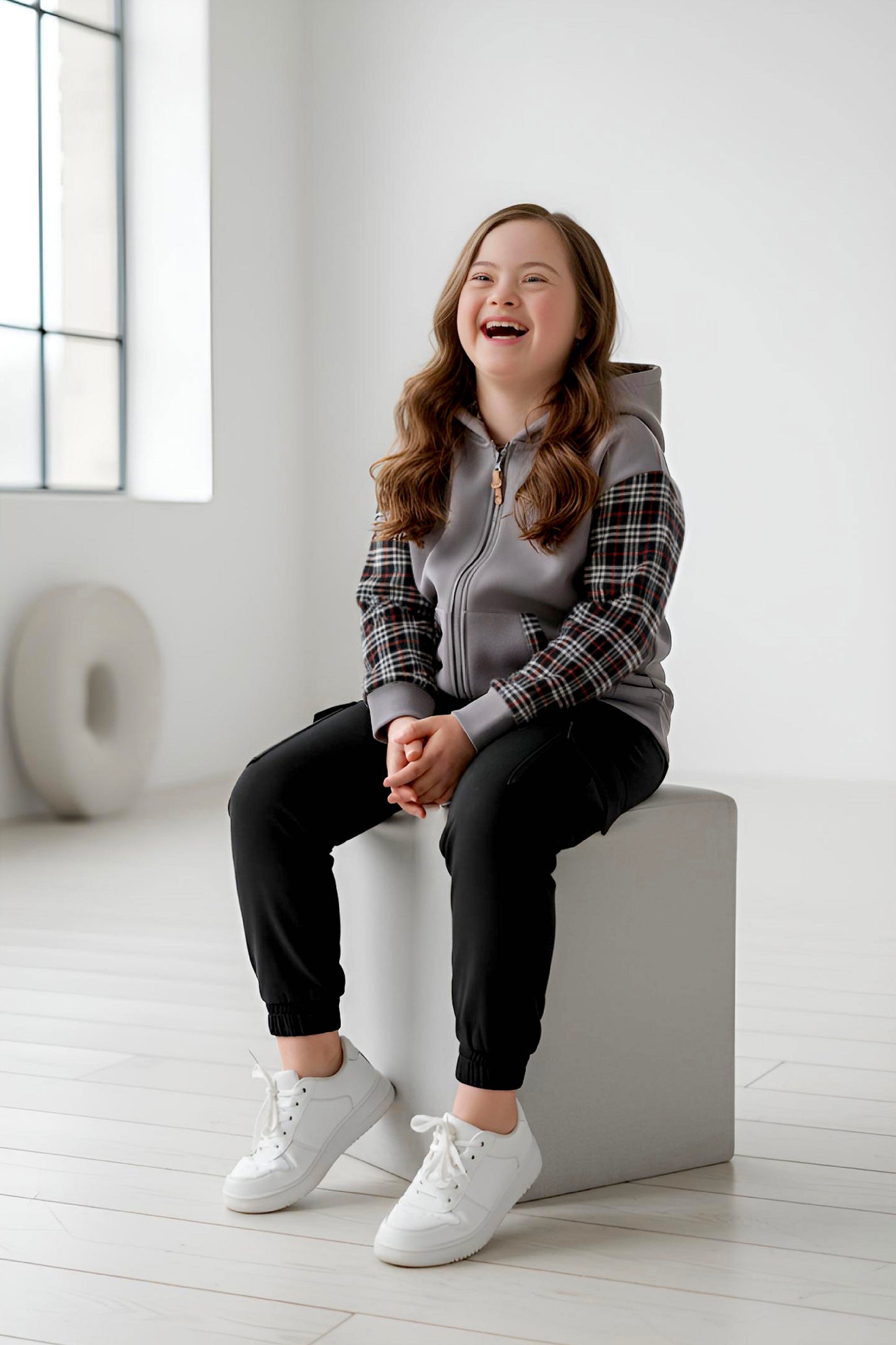 Adaptive Kids Hoodie with Cargo Pocket & Magnetic Zipper for Easy Undressing