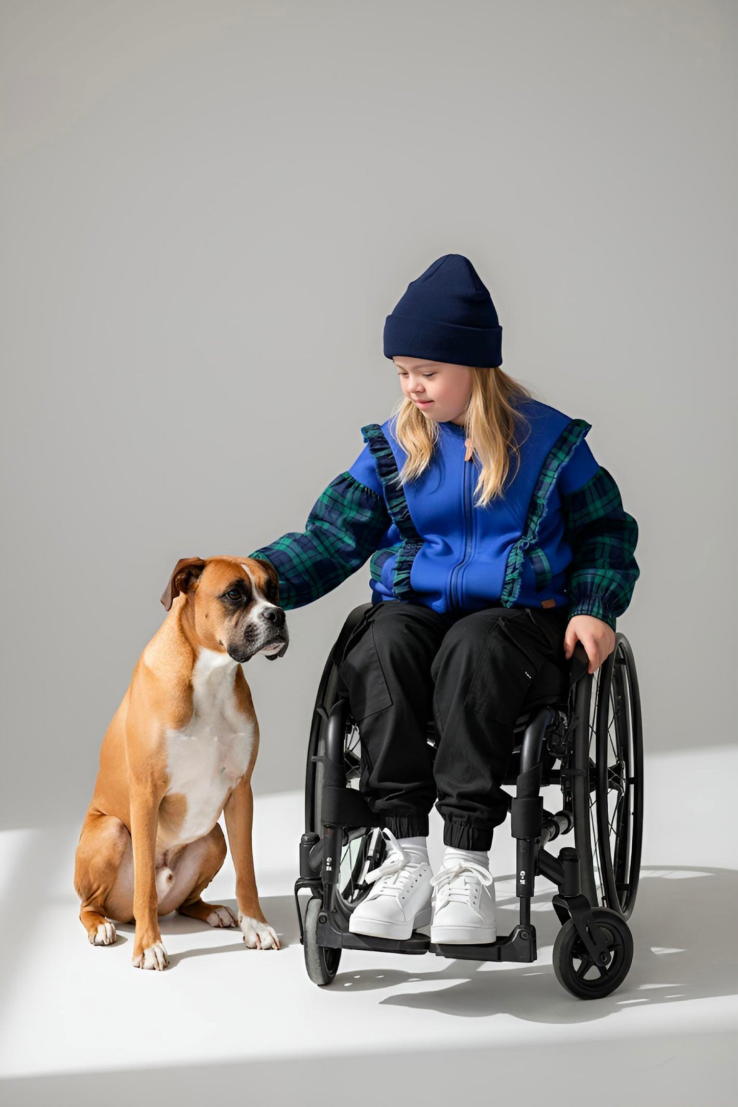 Adaptive Kids Sweatshirt, with Pockets, Magnetic Zipper & Easy-Undressing Sleeves