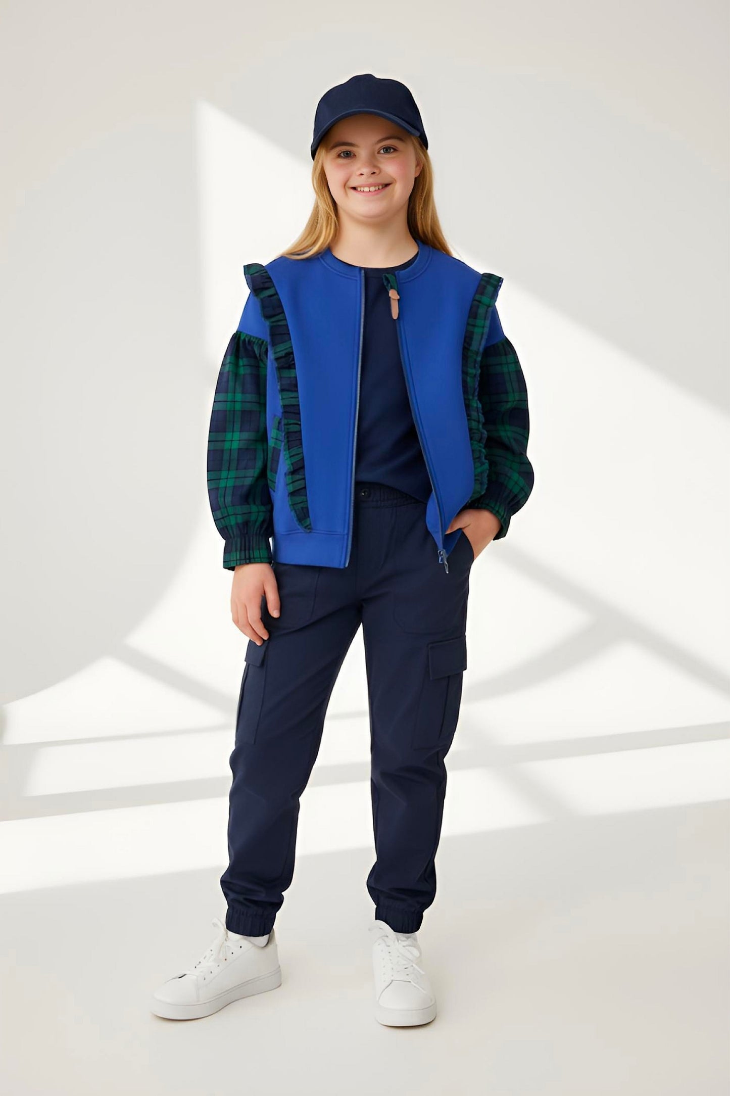 Adaptive Kids Sweatshirt, with Pockets, Magnetic Zipper & Easy-Undressing Sleeves