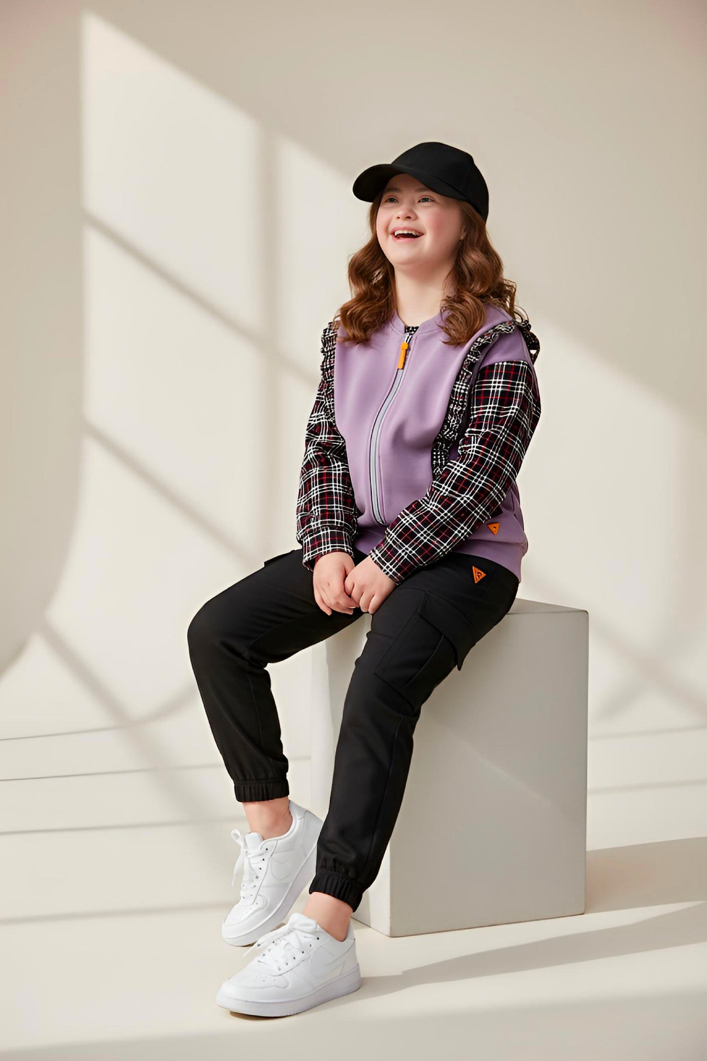 Adaptive Kids Sweatshirt, with Pockets, Magnetic Zipper & Easy-Undressing Sleeves