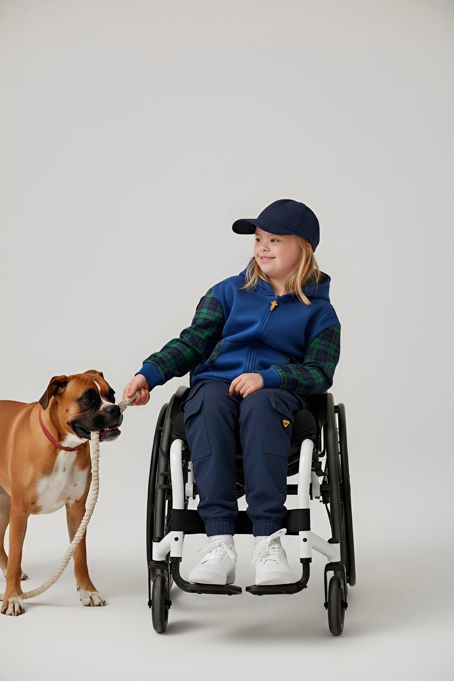 Adaptive Kids Hoodie with Cargo Pocket & Magnetic Zipper for Easy Undressing