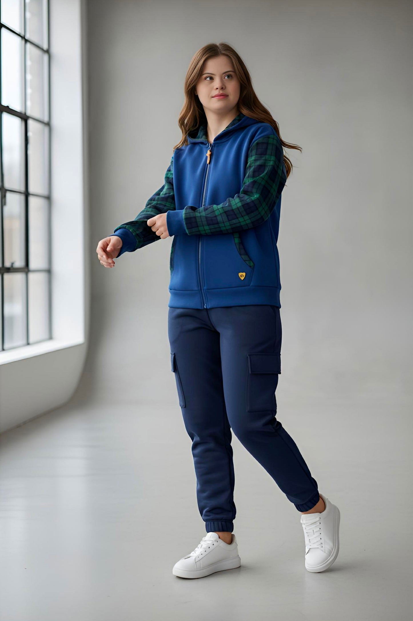 Adaptive Kids Hoodie with Cargo Pocket & Magnetic Zipper for Easy Undressing