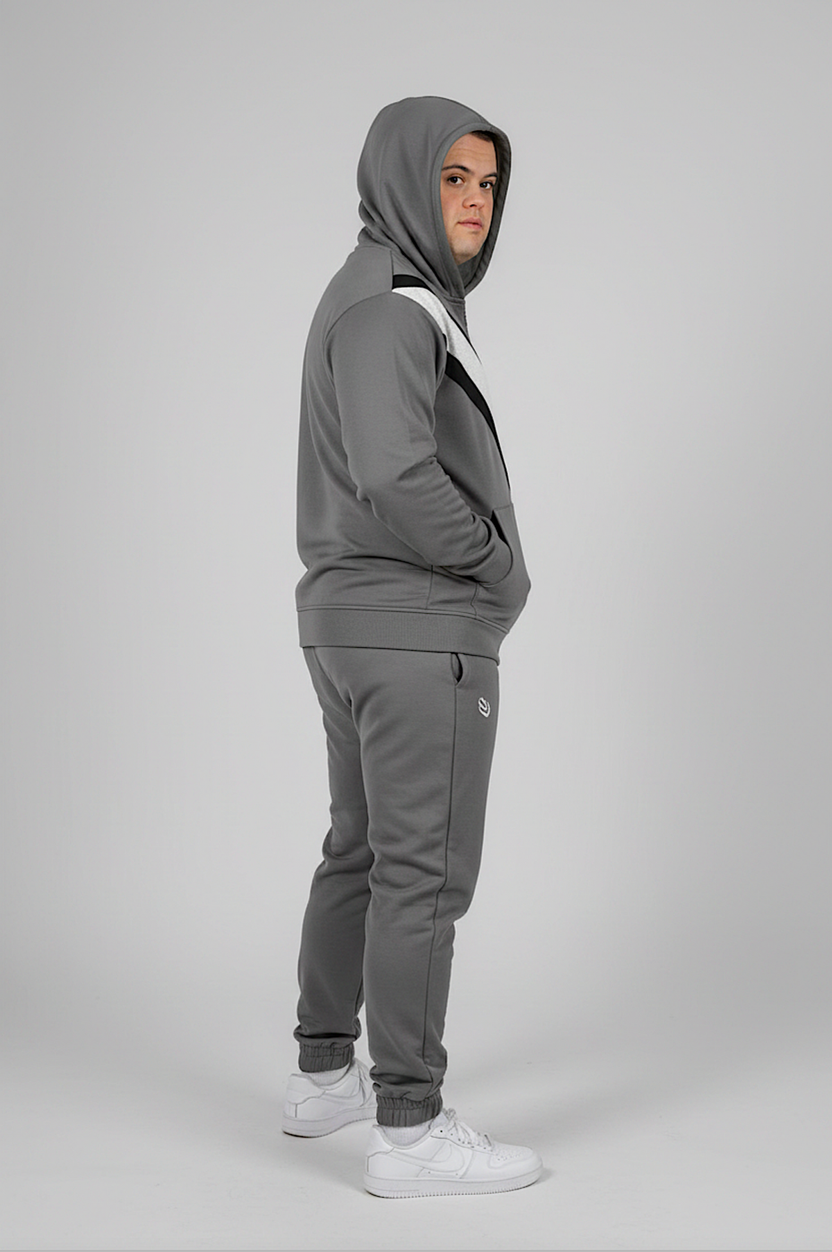 Men’s Adaptive Clothing Sweatshirt Hoodie Jacket, Magnetic Zipper, a Long Sleeve with Zipper for Easy Undressing, and Cargo Pocket