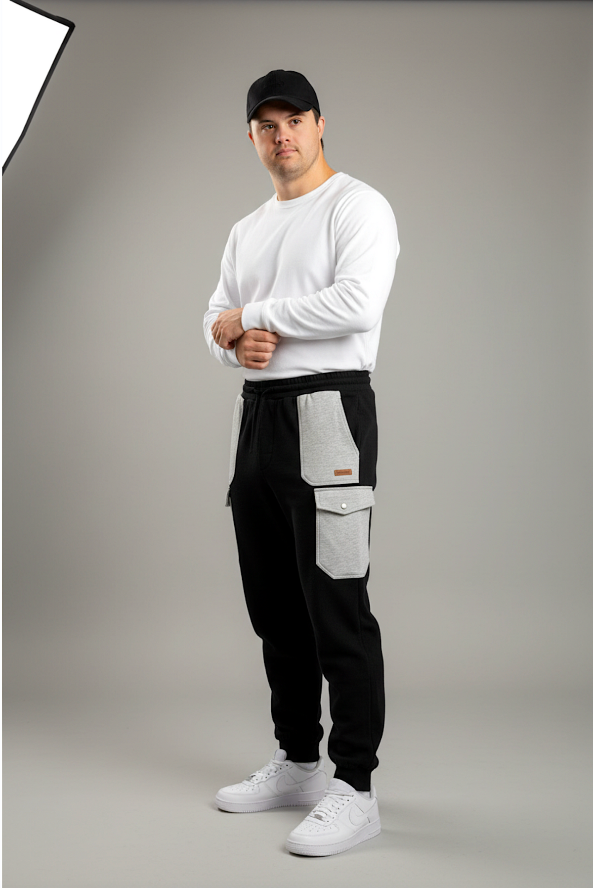 Men's Adaptive Clothing Softest Fleece Sweatpants, Full Waistband Ribbed and Elastic, the Side Seam Zippers at Both Top and Bottom