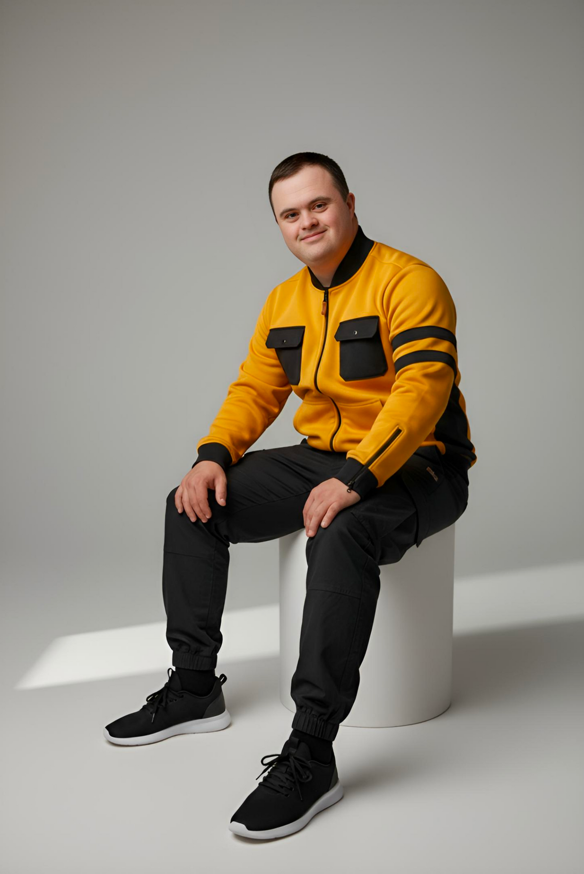 Men’s Adaptive Clothing Sweatshirt Magnetic Zipper Jacket, Collar & Cargo Pocket, Inside Chest Pocket Ring for Passing a Medical Tube