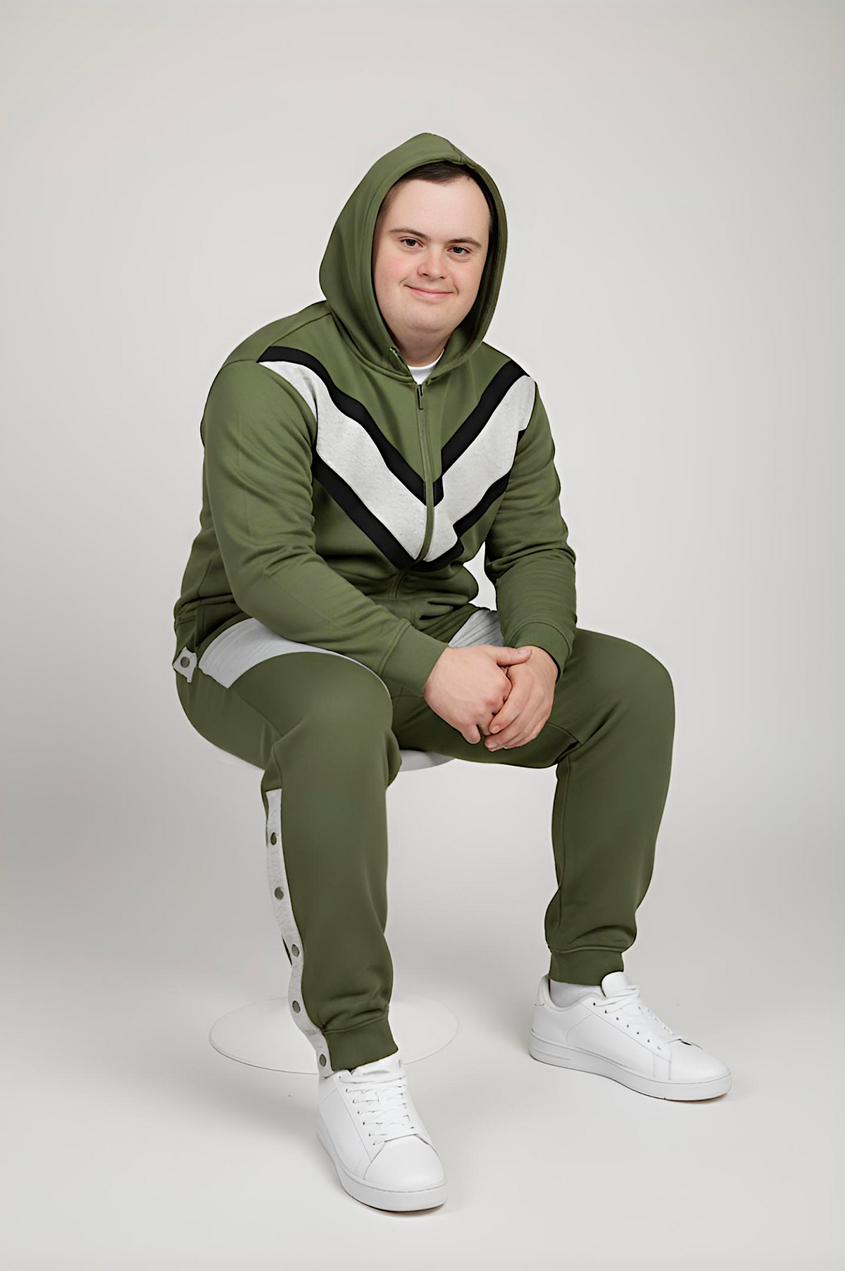 Men’s Adaptive Clothing Sweatshirt Hoodie Jacket, Magnetic Zipper, a Long Sleeve with Zipper for Easy Undressing, and Cargo Pocket