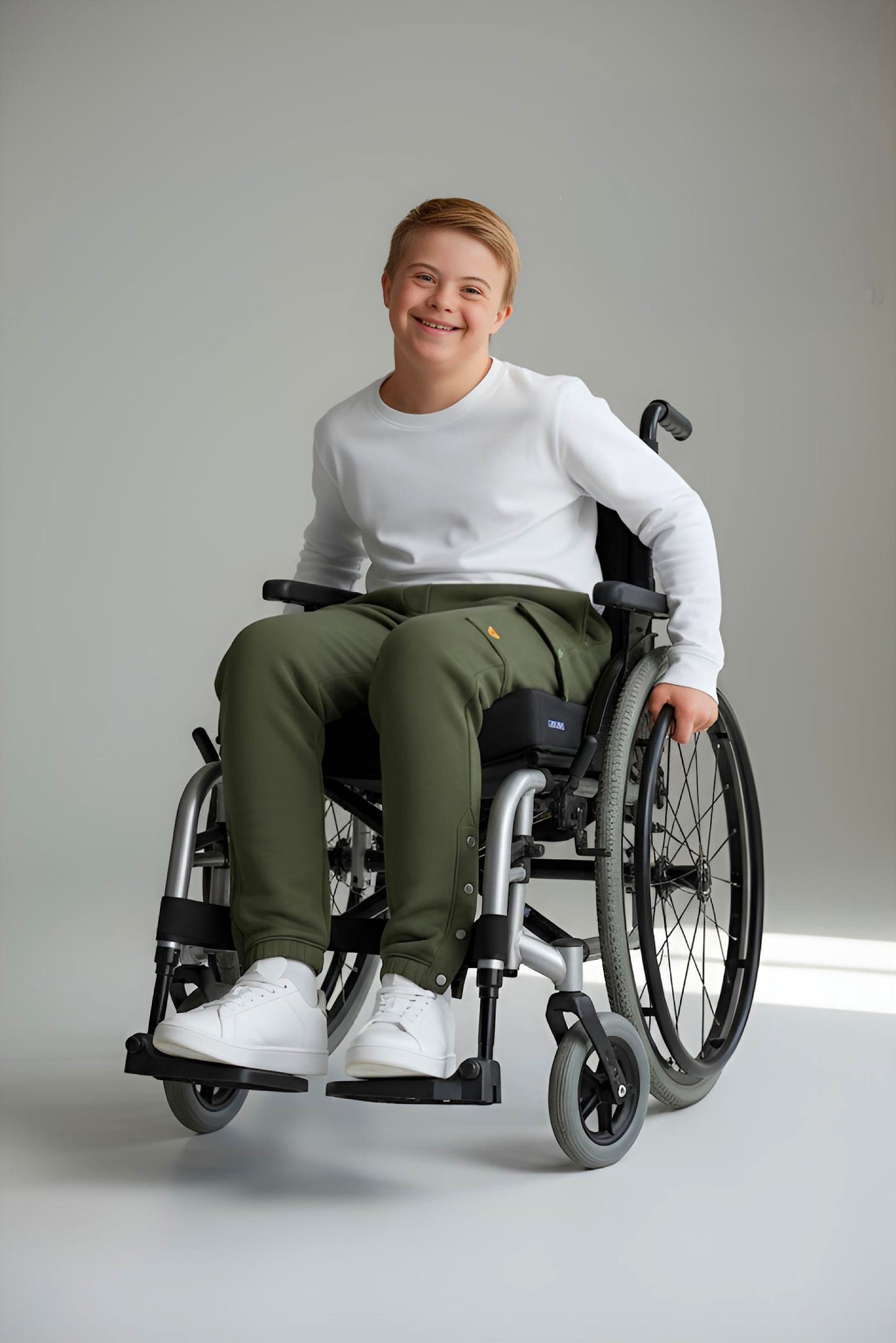 Adaptive Kids Cargo Joggers: Adjustable Elastic Waist & Side Zipper for Easy Undressing