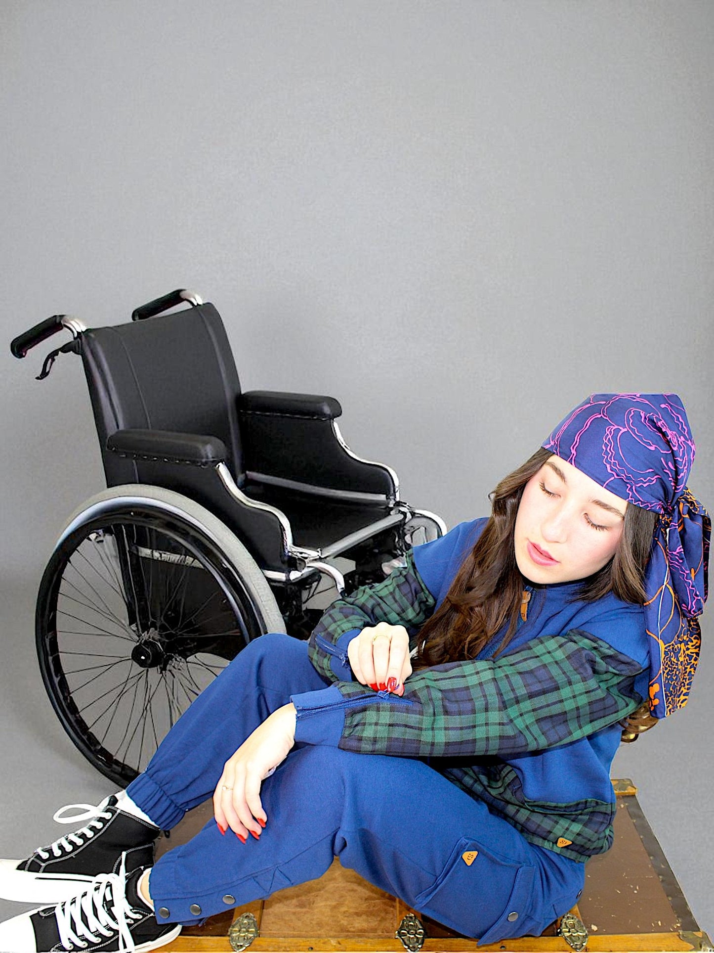 Adaptive Kids Sweatshirt: Magnetic Zipper, Easy-Undressing Sleeves